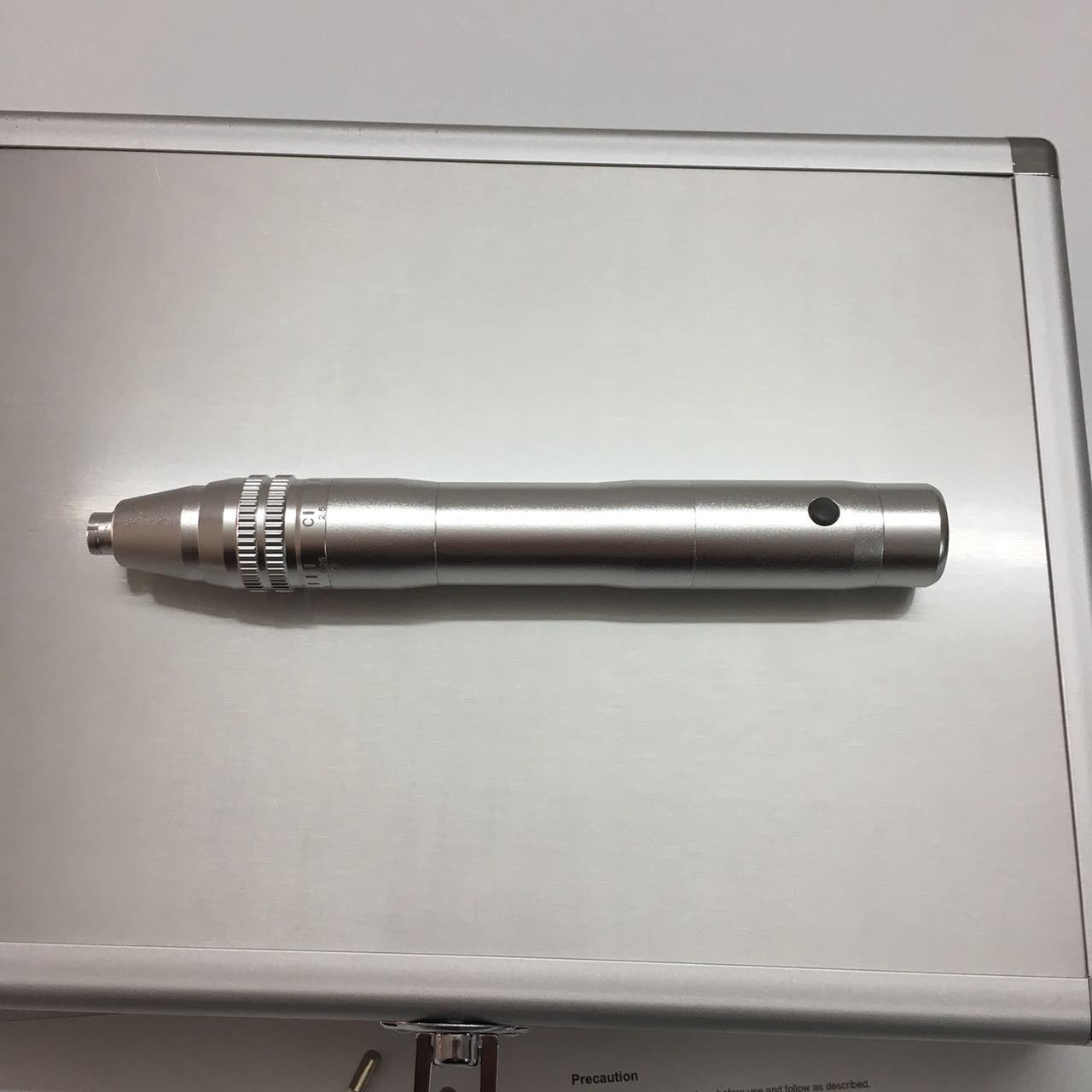 Wireless rechargable Derma pen with two batteries